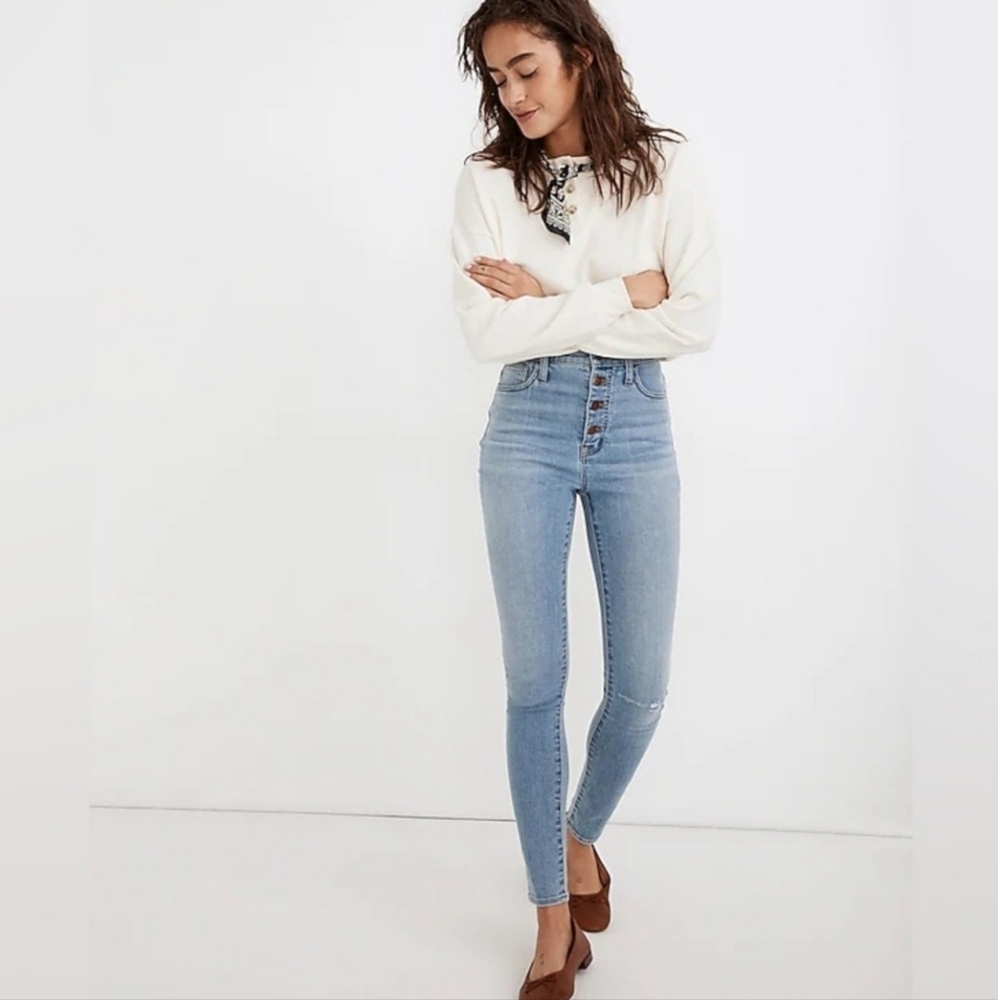 Madewell 11" High-Rise Roadtripper Jeans in Beckwith Wash: Button-Front Edition